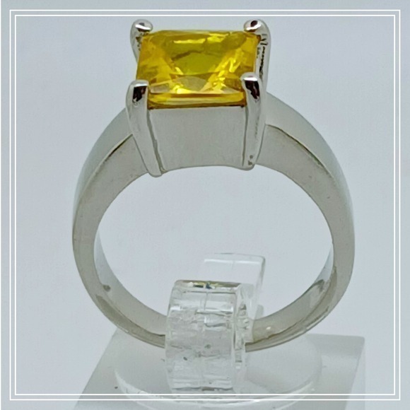 Size 7 Vintage 90s Yellow Princess Cut Cubic Zirconia Statement Cocktail Ring - Picture 9 of 15